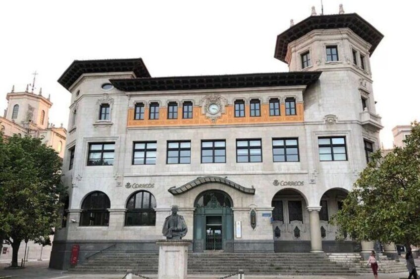 Guided tour in English of the center of Santander