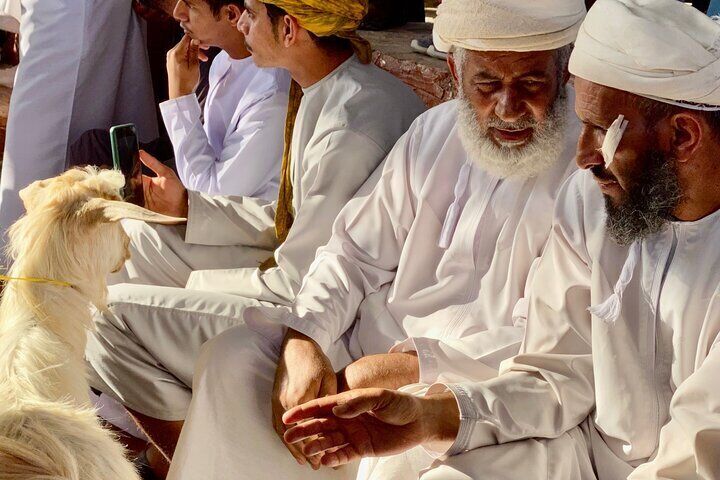 Experience Friday Local Market in Nizwa with Omani Guide
