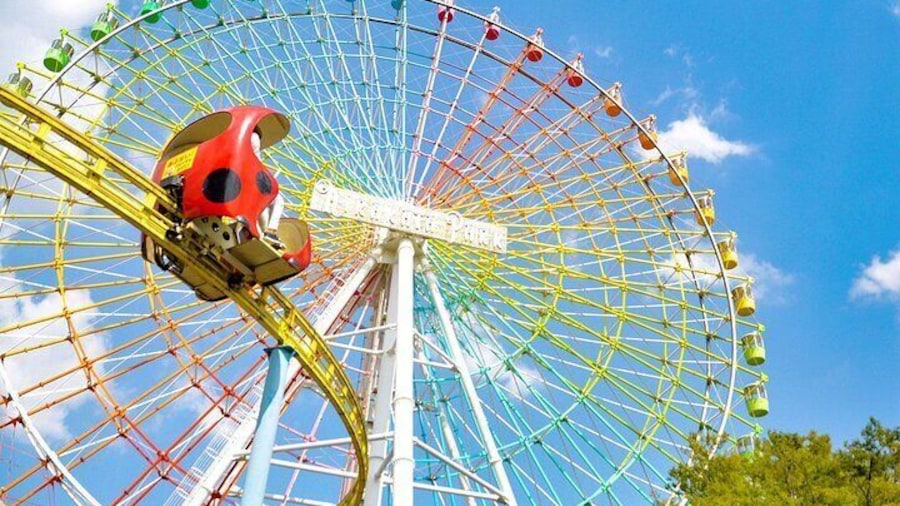 Hirakata Park is more than just an amusement park; it's a cherished part of the region's cultural heritage. With over a century of history.