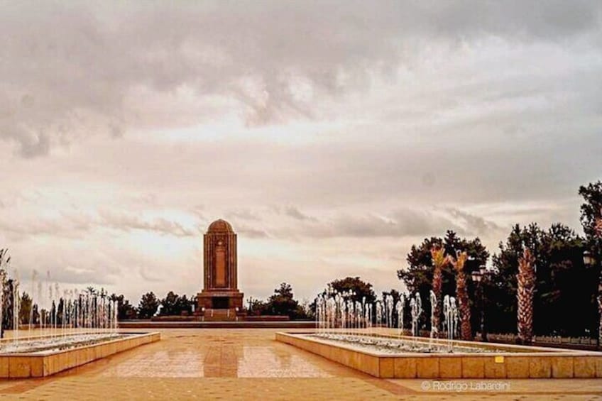 Nizami_Ganjavi_mausoleum_in_Ganja,_Azerbaijan_Ganja_tour