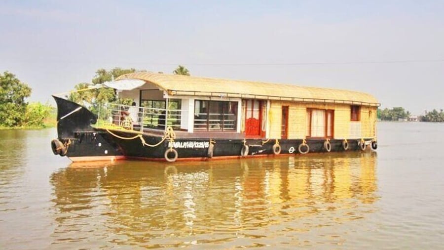 Aleppey Backwater Tour with Kerala Traditional Lunch