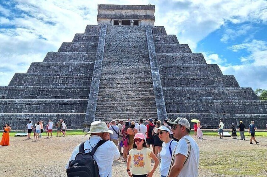 Chichen Itza Walking Shared Tour and Skip-the-Line Early Access