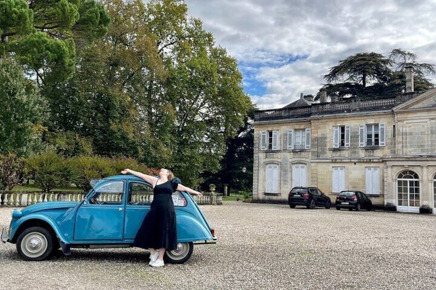 Private wine tour Bordeaux vinyeard Citroën 2cv