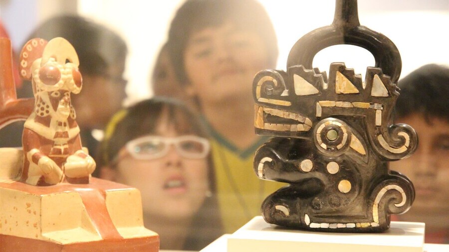 Experience for Children: The trips AI APAEC by Larco museum