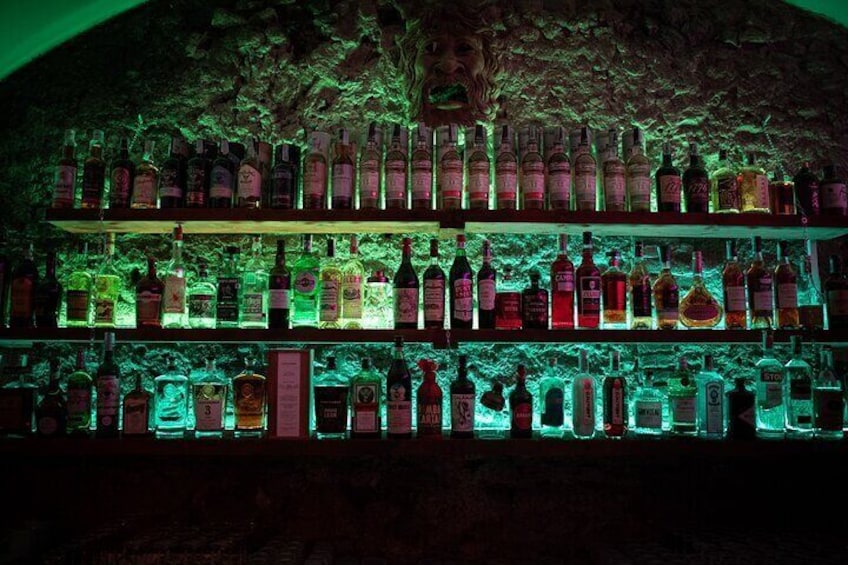 cocktail bar
