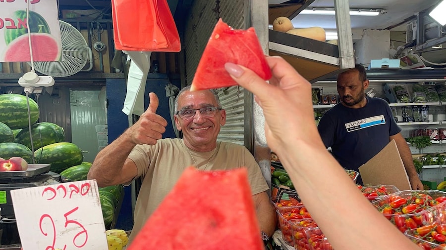 Tel Aviv: Carmel Market Vegetarian Food, History & Culture Tour