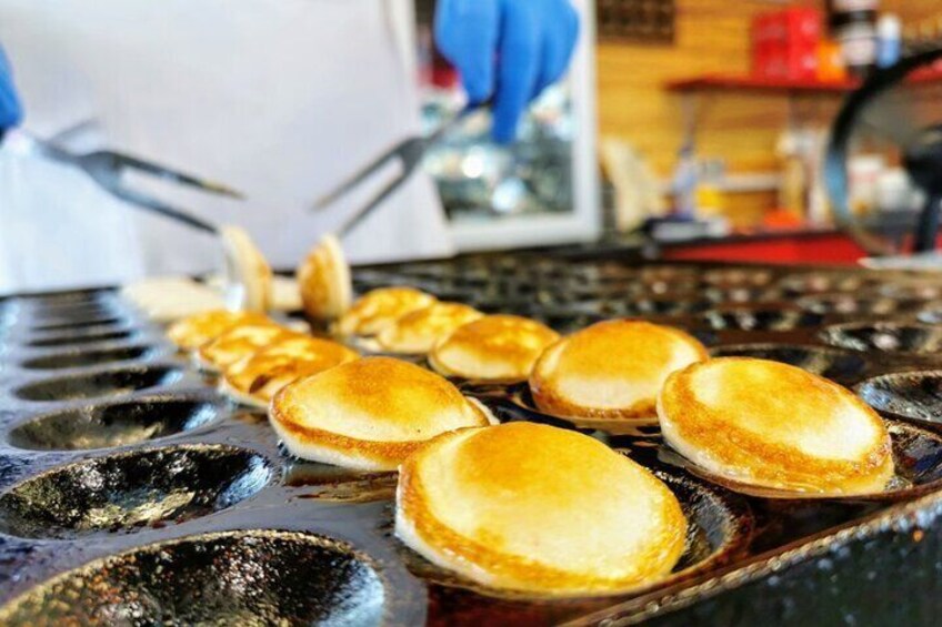 Poffertjes making Who Is Amsterdam de Pijp Private Food tour