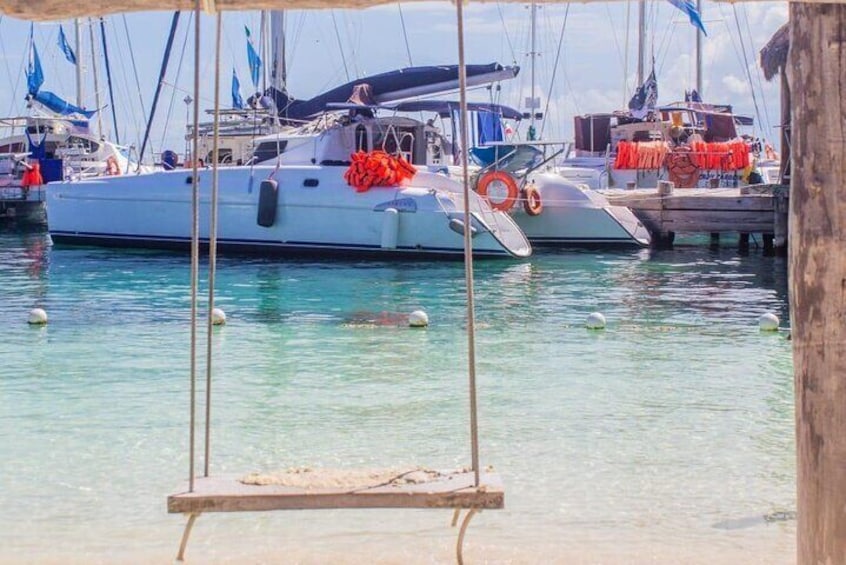 Isla Mujeres Catamaran Snorkel and Buffet Tour