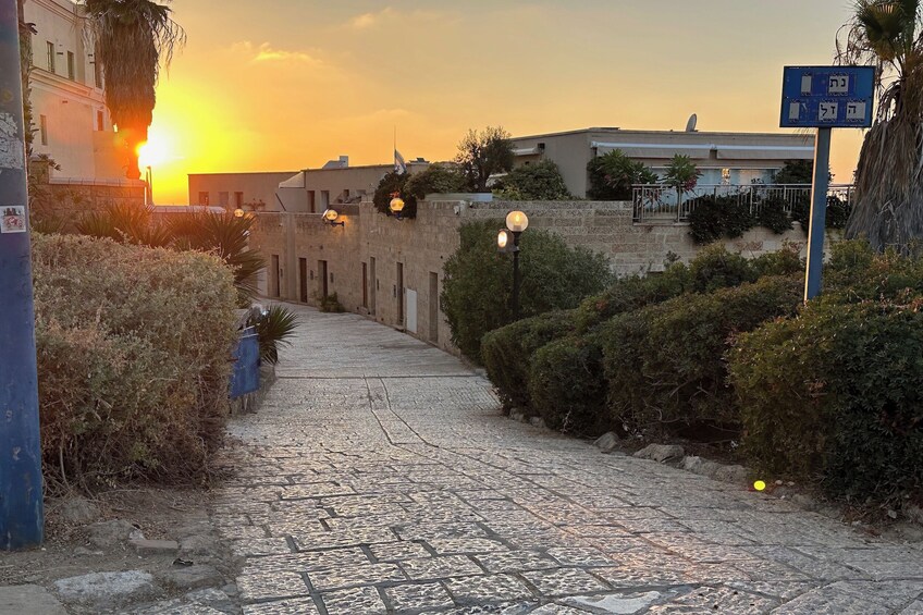 Tel Aviv: Jaffa Sunset Skyline Walking Tour 