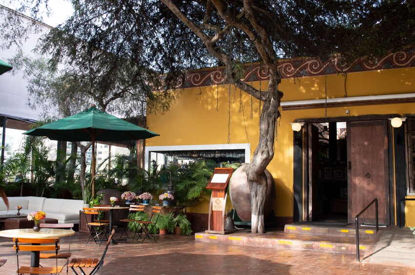 Lunch at the Huaca Pucllana restaurant