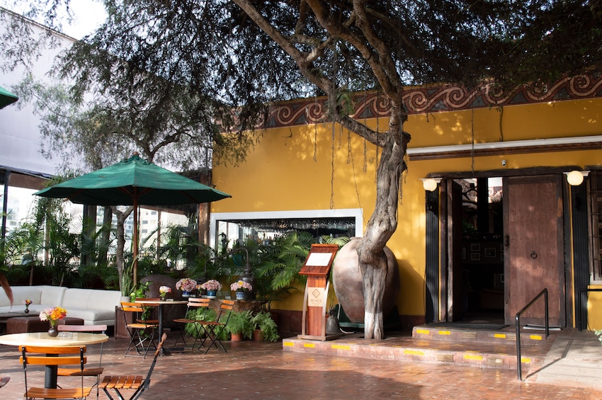 Lunch at the Huaca Pucllana restaurant