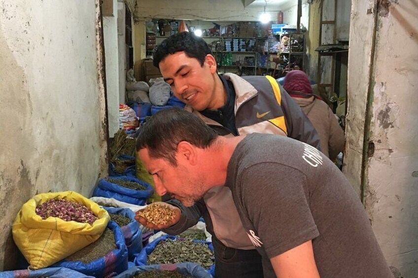 Discover the spices of the Orient and Royal tea
