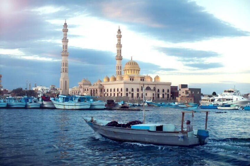 VIP Private City tour & Seafood Lunch, Transportation - Hurghada