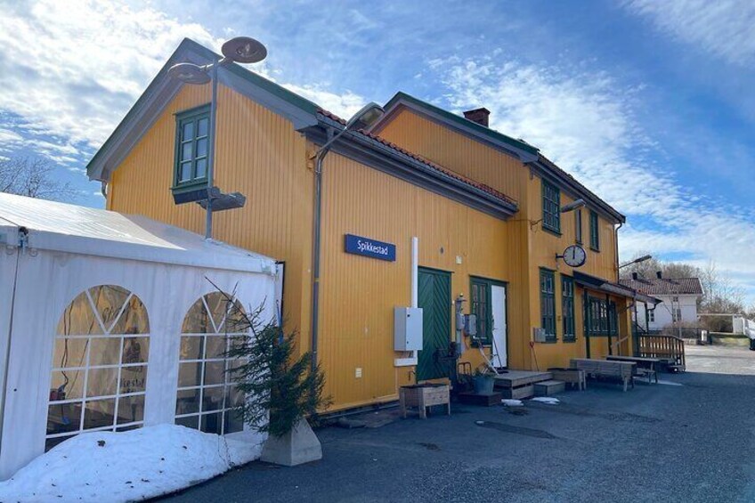 Old Spikkestad station