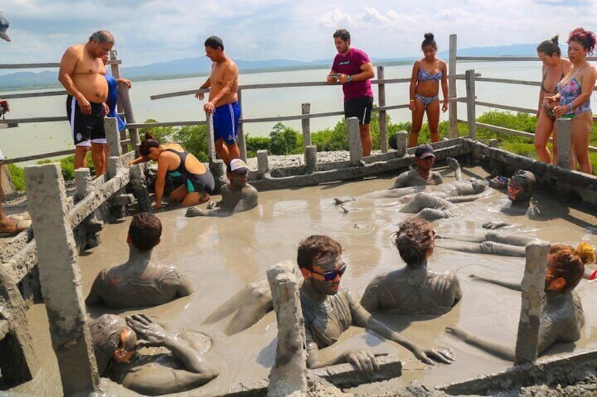 Full Day Tour of Totumo Volcano Lunch and Private Beach