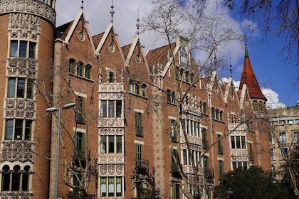 Secret Art Nouveau Masterpieces Private Walking Tour Barcelona