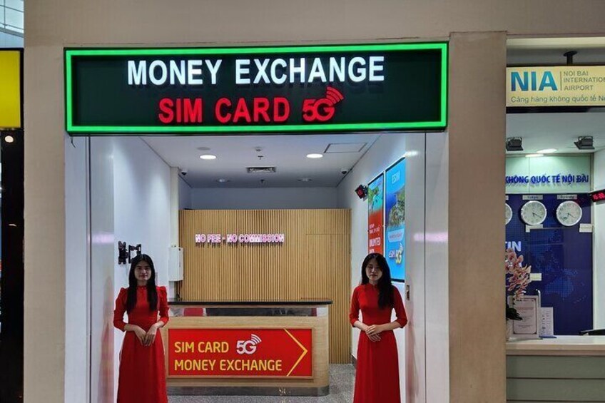 Money Exchange Counter
Address: Arrival Hall (Between A1 and A2) - Ground Floor - International Arrival Terminal - Noi Bai International Airport (After getting out of the Customs)
