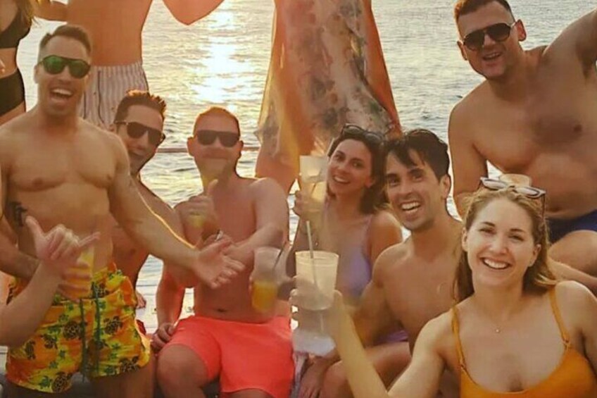 Sunset catamaran tour in Palermo: aperitif and relax on boat