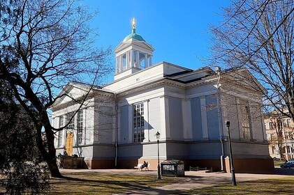 A Private Walking Tour Through Helsinki