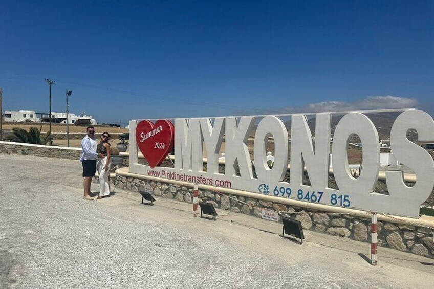 A Walk through Mykonos and its Most Emblematic Charms in 4 Hours