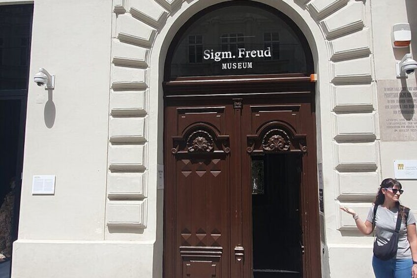 Sigmund Freud Museum and City Tour