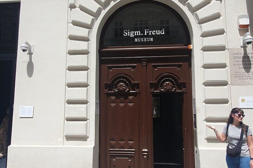 Sigmund Freud Museum and City Tour