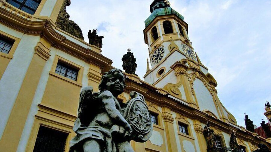 Self-guided Discovery Walk in Prague: breathtaking views and parks