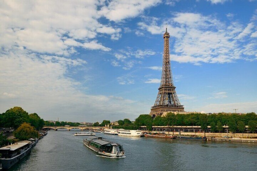 Paris in 60 Minutes Seine River Cruise