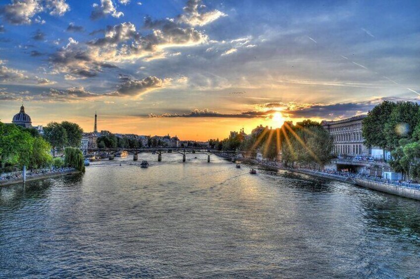Paris in 60 Minutes Seine River Cruise