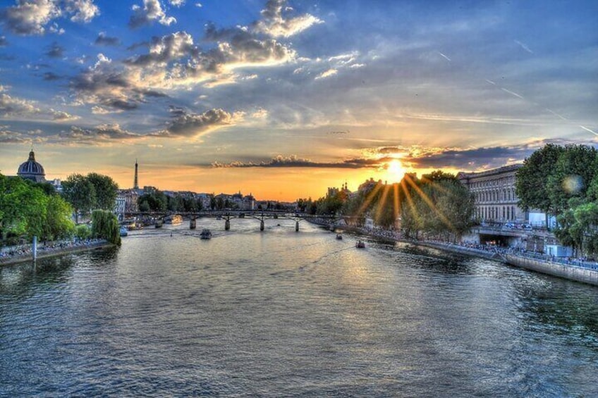 Paris in 60 Minutes Seine River Cruise