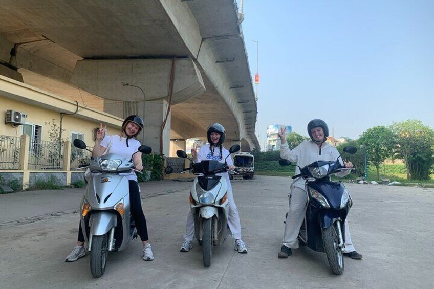 Motorbike Lesson in Hanoi