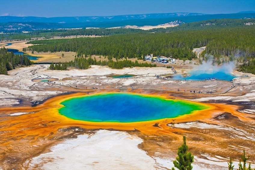 Mt Rushmore Yellowstone & Arches National Parks 6-Day Tour