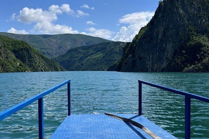 Komani Lake and River of Shala Boat Tour from Koman