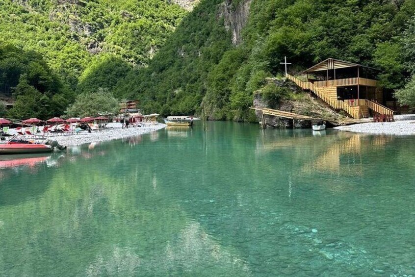 Komani Lake and River of Shala Boat Tour from Koman