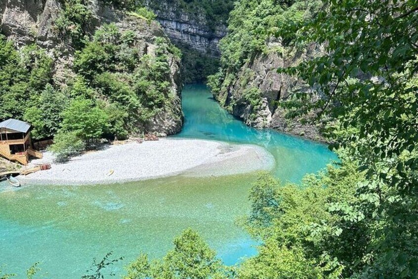 Komani Lake and River of Shala Boat Tour from Koman