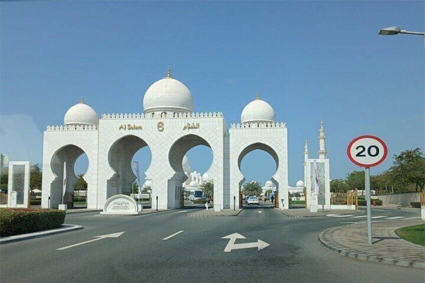 The Sheikh Zayed Grand Mosque is a breathtaking architectural masterpiece, showcasing intricate Islamic design and the world’s largest hand-knotted carpet.