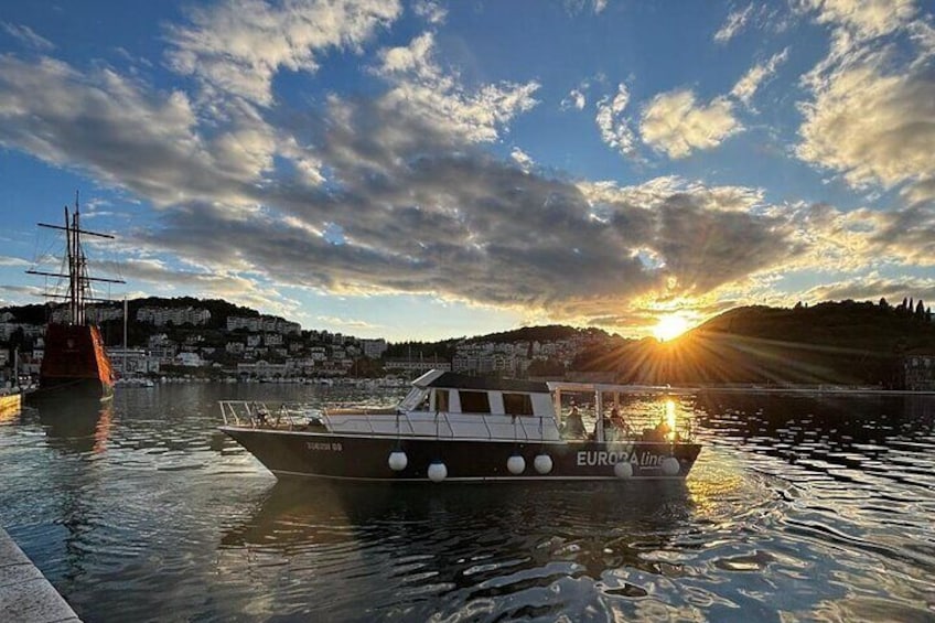 Sunset Panorama Boat Tour around Old Town Dubrovnik