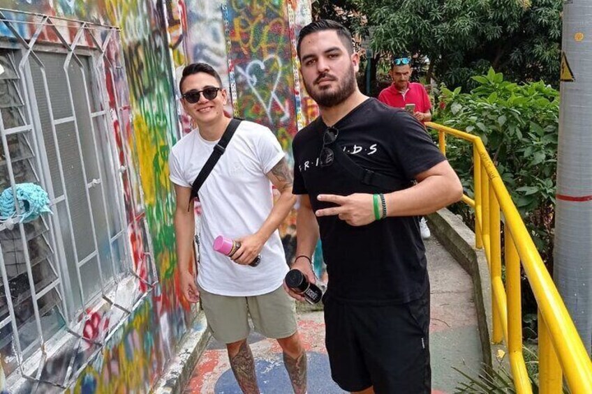 Medellin Commune 13 Historic Tour With Snacks and Drinks