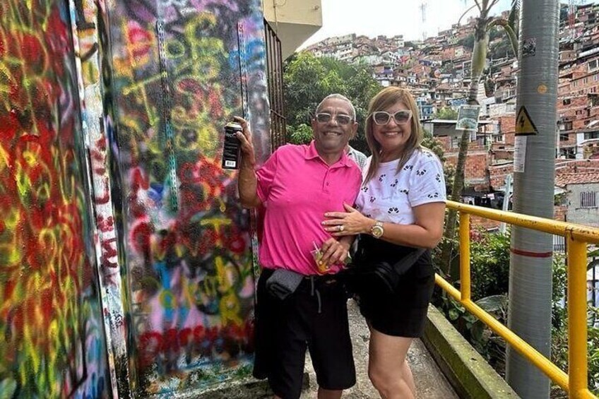 Medellin Commune 13 Historic Tour With Snacks and Drinks