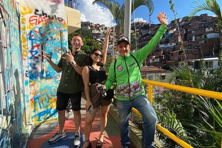 Medellin Commune 13 Historic Tour With Snacks and Drinks 