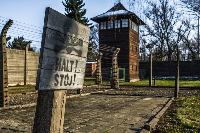 Auschwitz Birkenau tour with a Guidebook