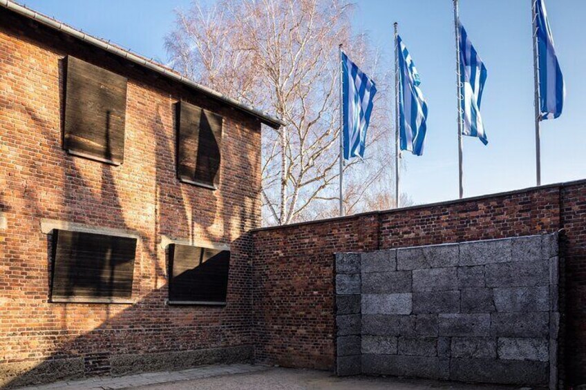 Auschwitz Birkenau tour with a Guidebook