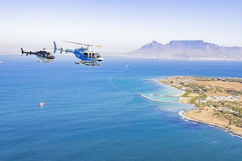 Private Helicopter Tour to Robben Island with Guided Tour