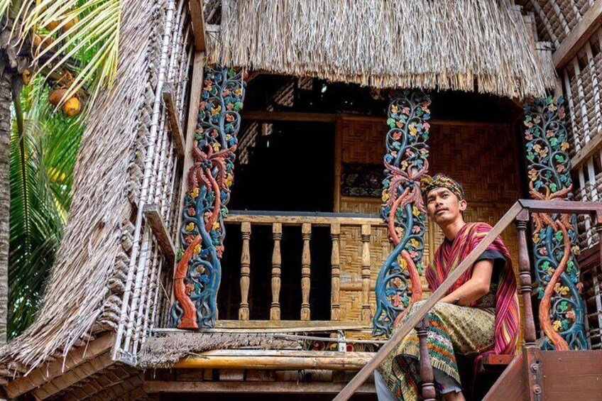 Lombok's Traditional Outfit