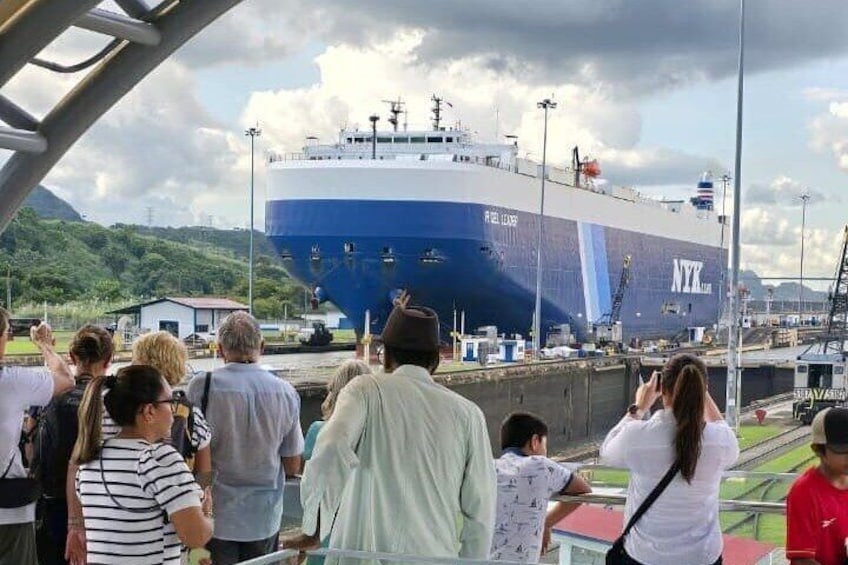 Luxury City Tour in Old Town and Panama Canal