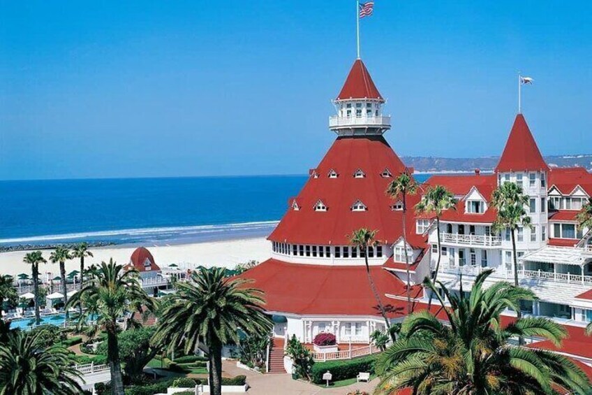Beach and Shopping Tour in San Diego 