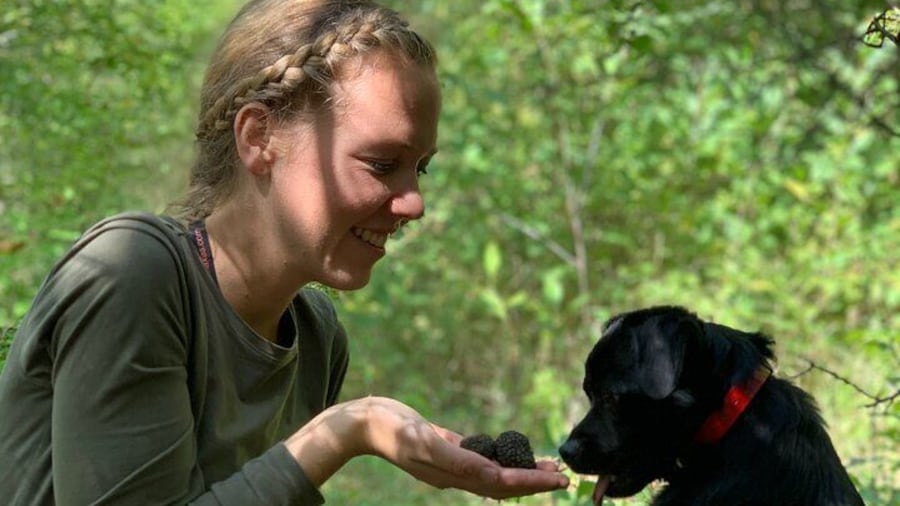 Višnja Prodan Jekić and her truffle dog Stiv