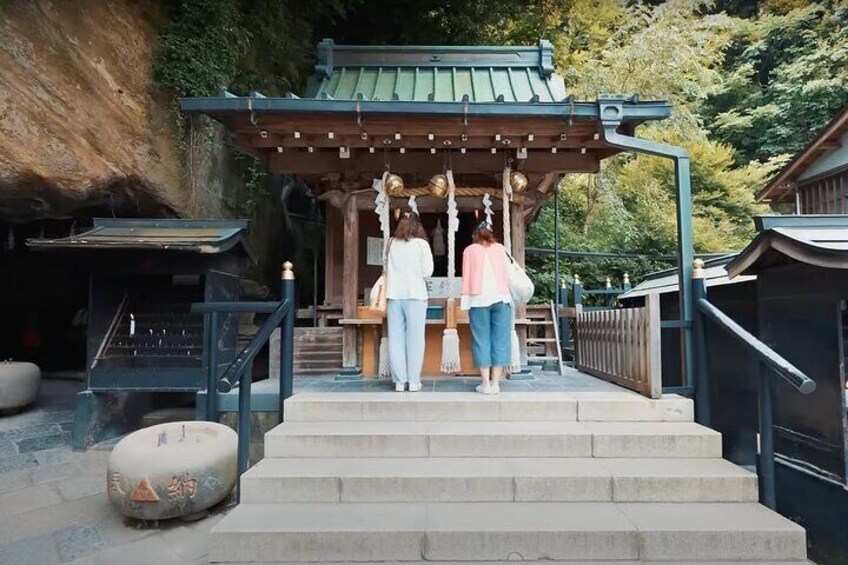 Face to Face with the Great Buddha Walking Tour of Kamakura
