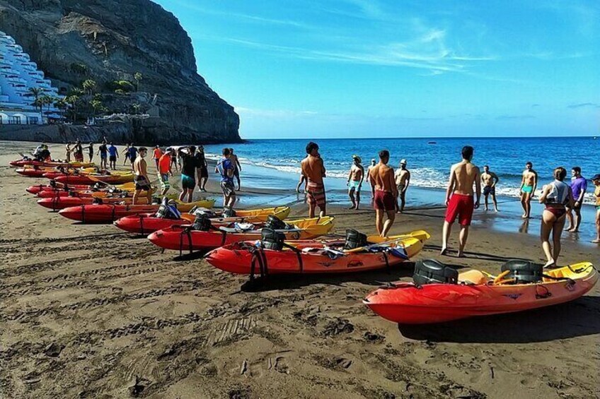 Kayak around the Mogan Caves and Cliffs
