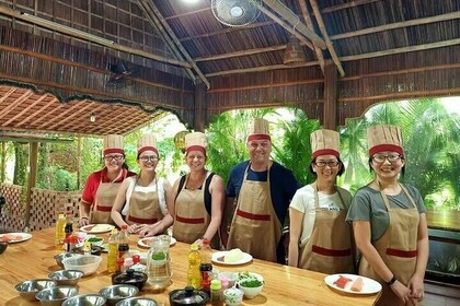 Hoi An Cooking Class with Market Visit